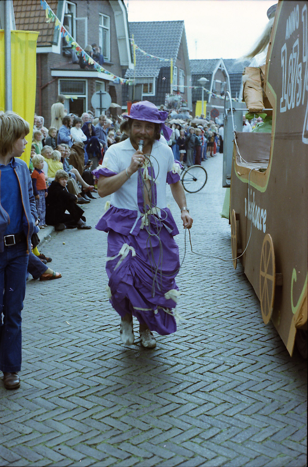 04AOFO1975084.jpg